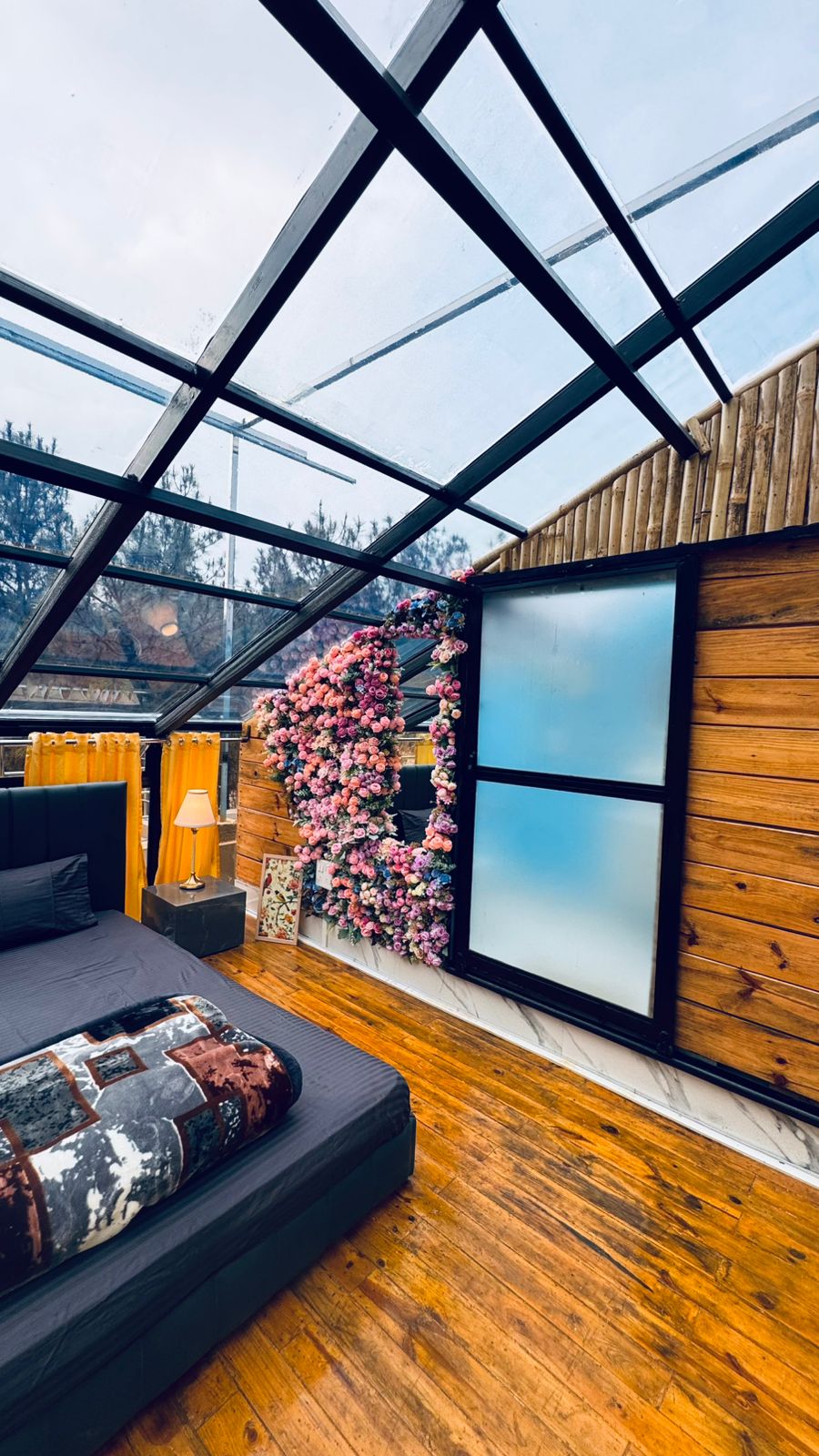 270° Panorama Glass Suite
